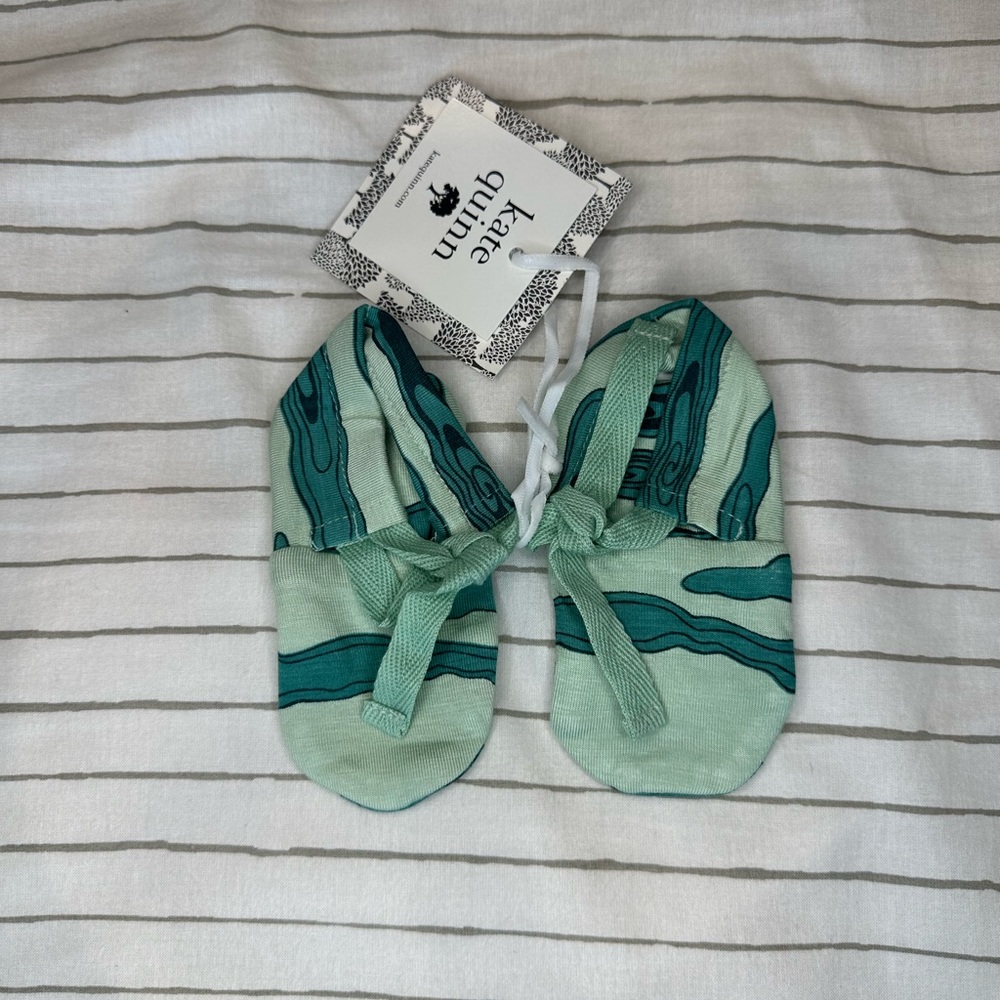 Kate Quinn Tropical Clouds Tie Booties Size 3-6‎ months NWT